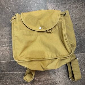 Baggu Backpack / Khaki - Like New